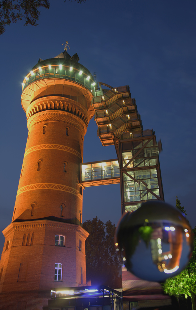 Aquarius zur blauen Stunde gekugelt