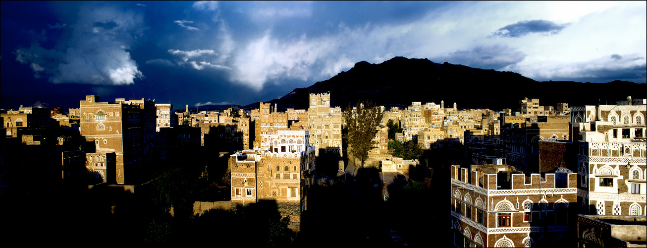 Arabia Felix, Sanaa (Yemen) before the storm.