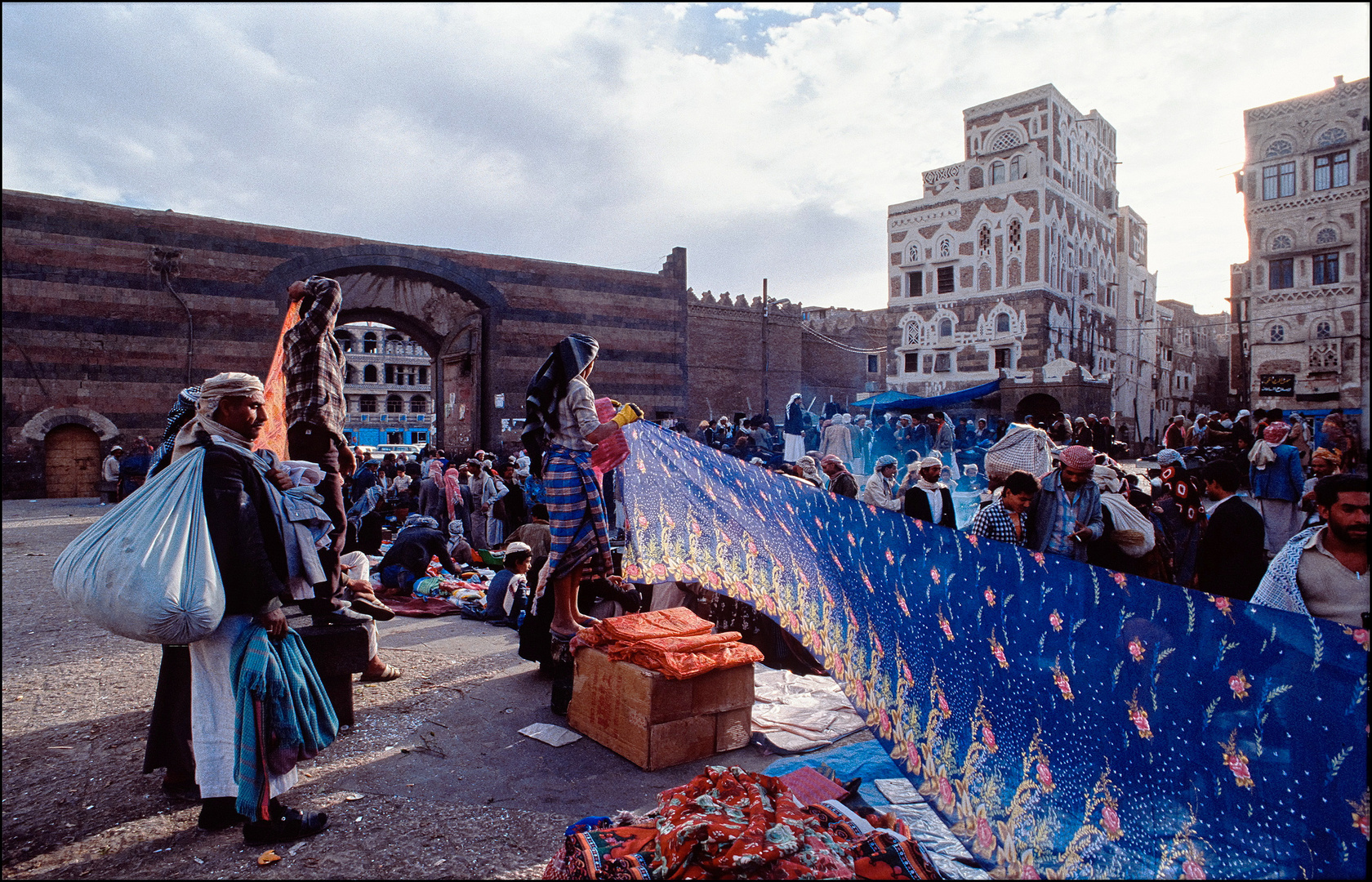 Arabia Felix. Tuchhandel beim Bab al Jemen. Sanaa. #1