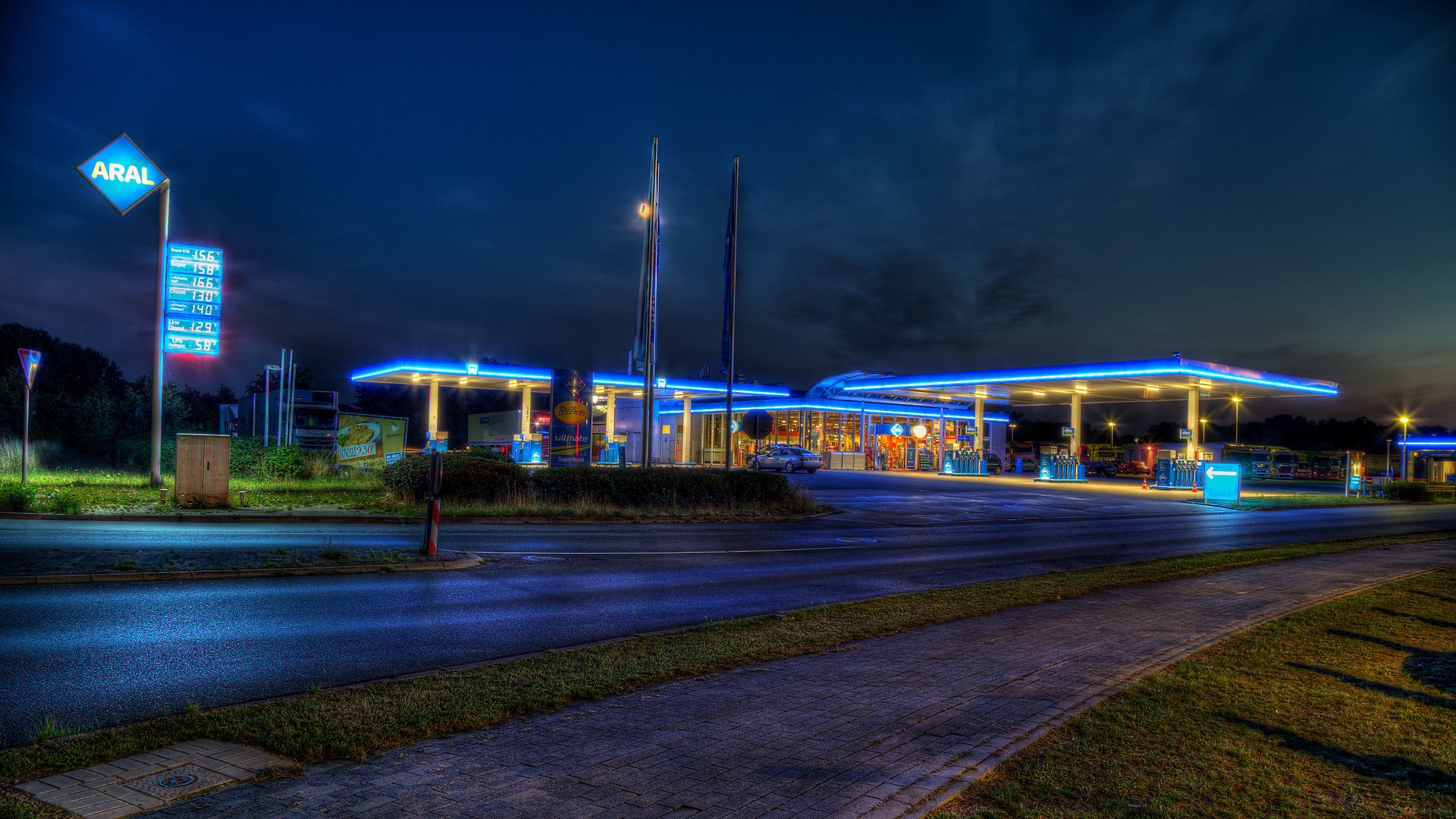 ARAL-Tankstelle ***HDR***