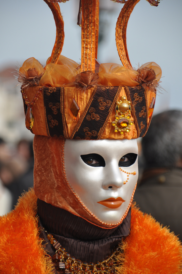 Arancione maschera a carnevale