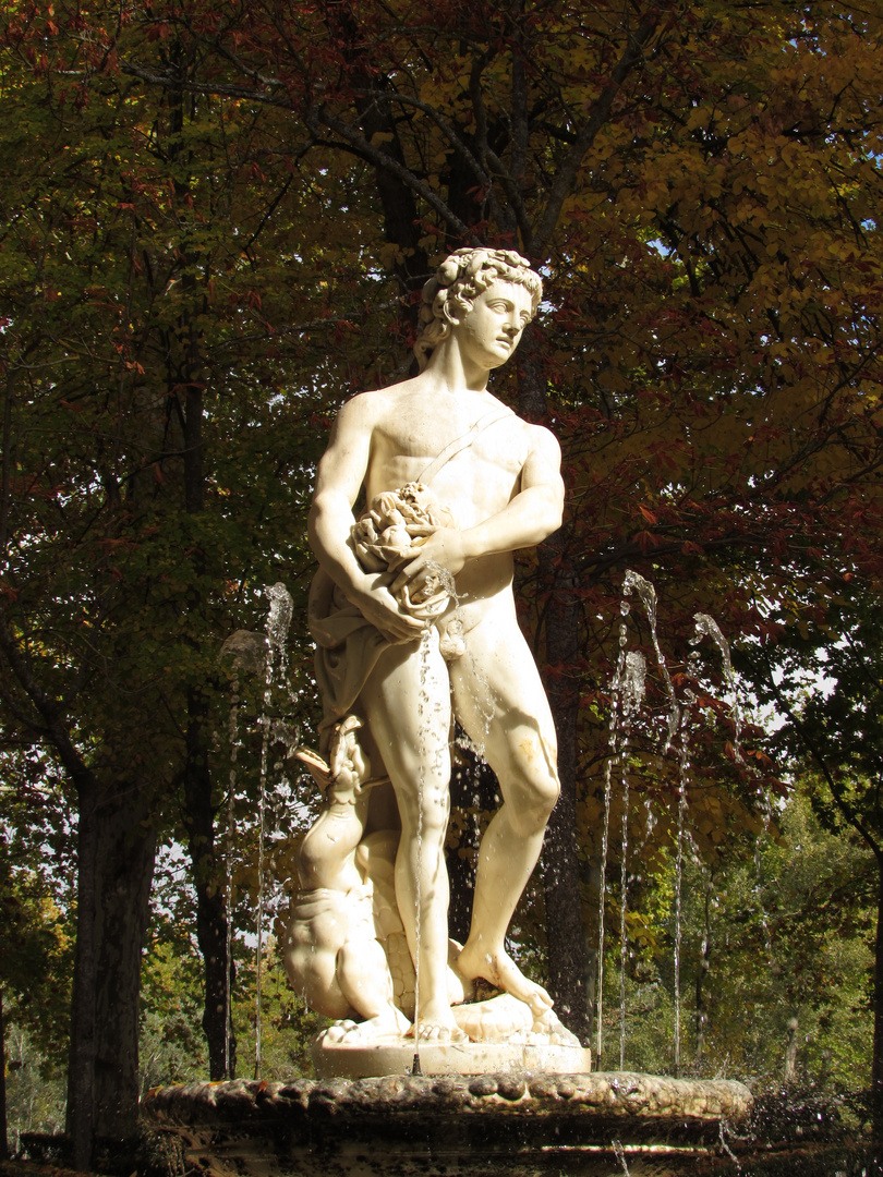 Aranjuez: Apollo als Brunnenfigur im Jardín de la Isla