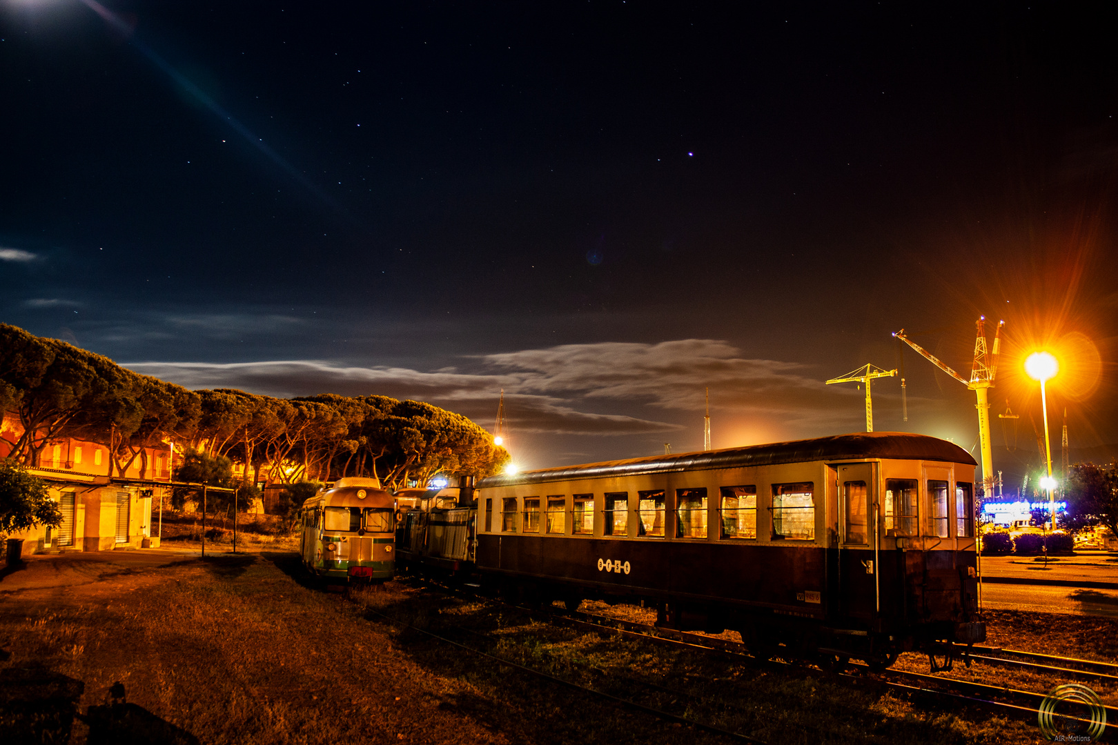 Arbatax Hafen bei Nacht / Industriehafen