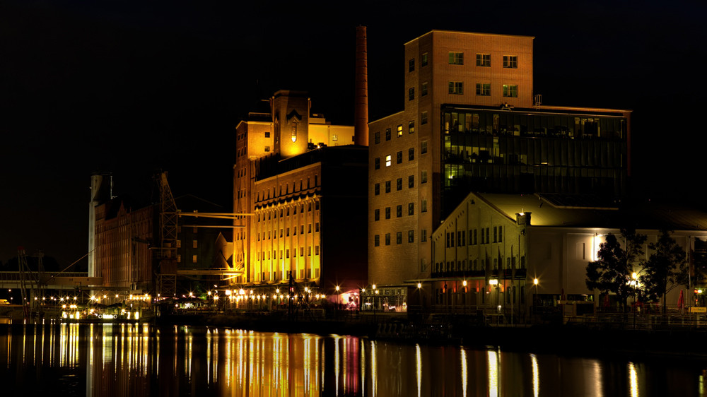 Arbeiten und Freizeit: Innenhafen Duisburg