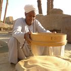 Arbeiter im Karnak Tempel, Ägypten, Luxor