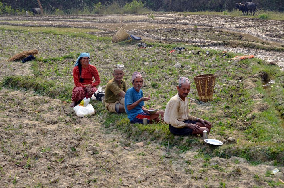 Arbeitspause im Dorf Bungkot bei Gorkha