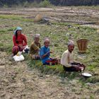Arbeitspause im Dorf Bungkot bei Gorkha