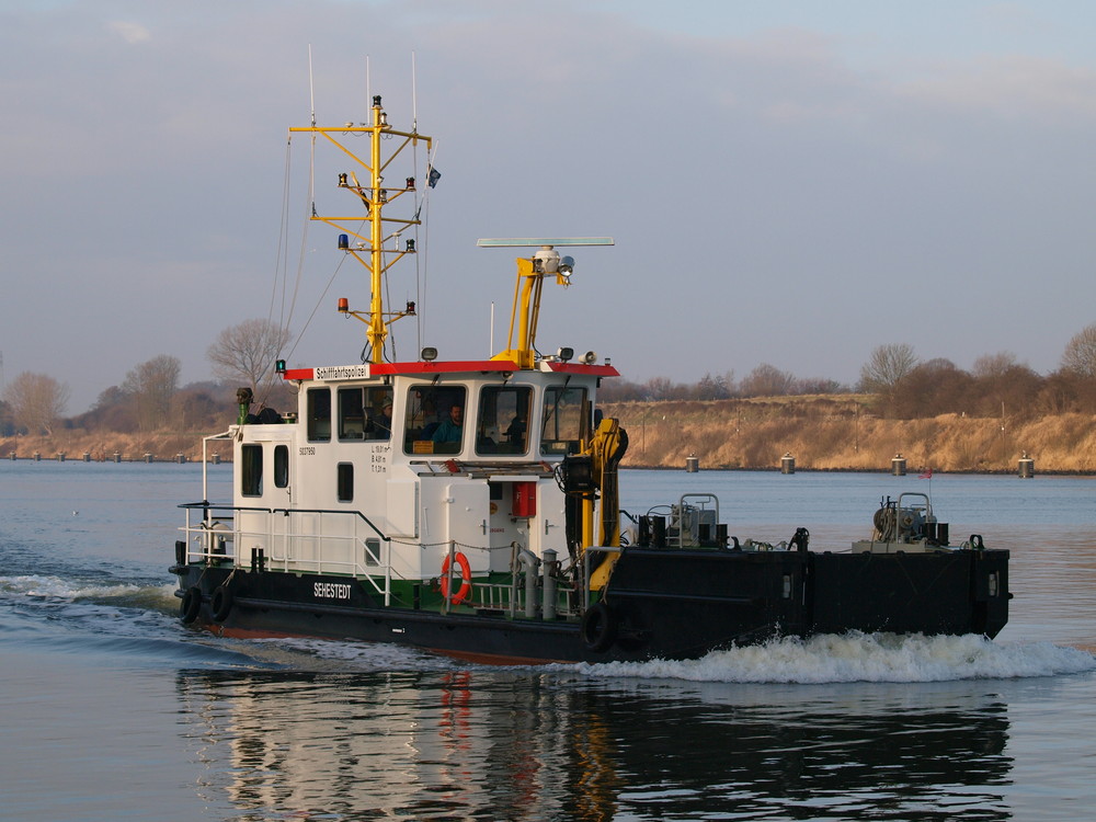 Arbeitsschiff SEHESTEDT auf dem Nord-Ostsee-Kanal