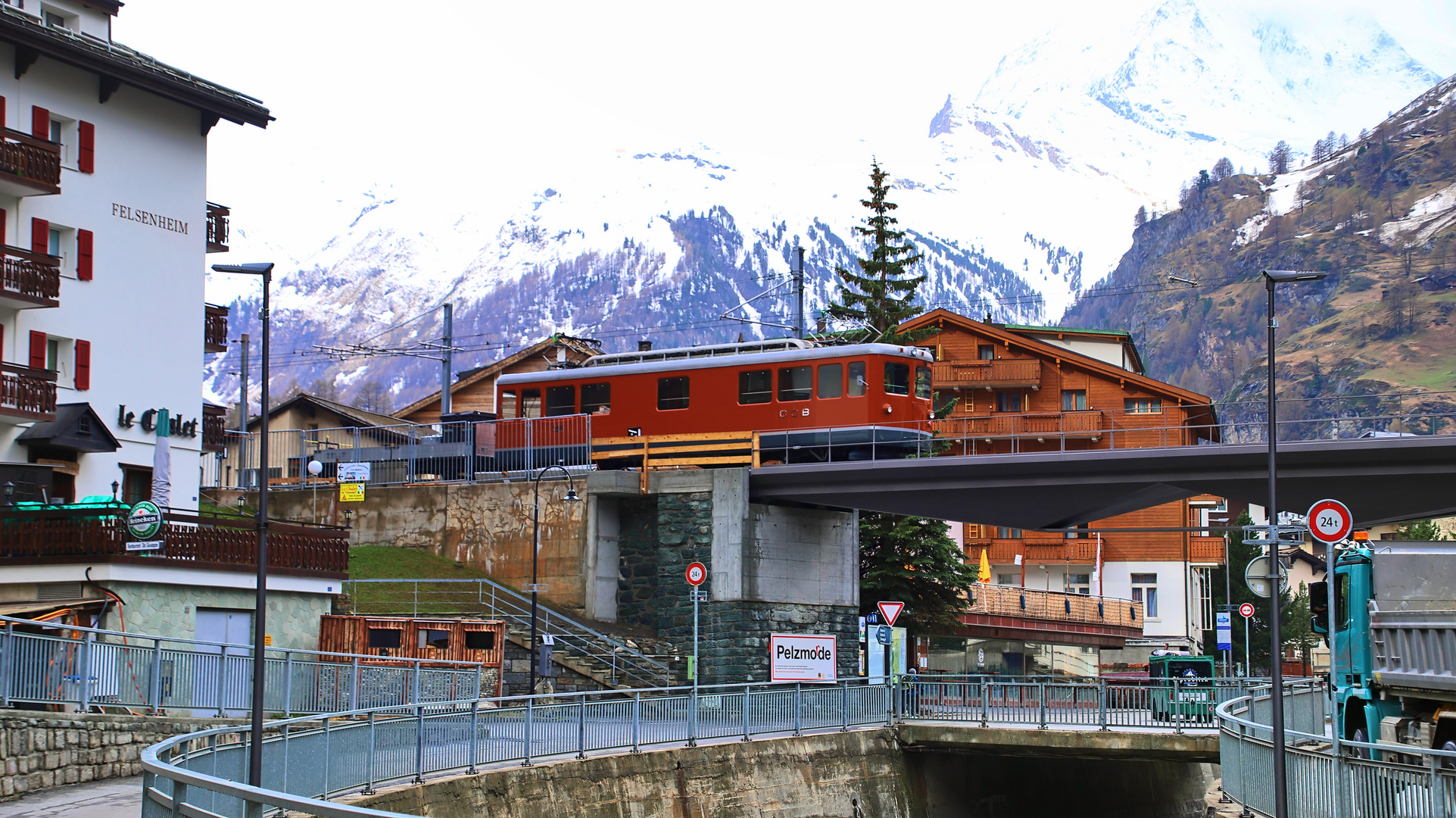 Arbeitszug auf dem Weg zum Gornergrat