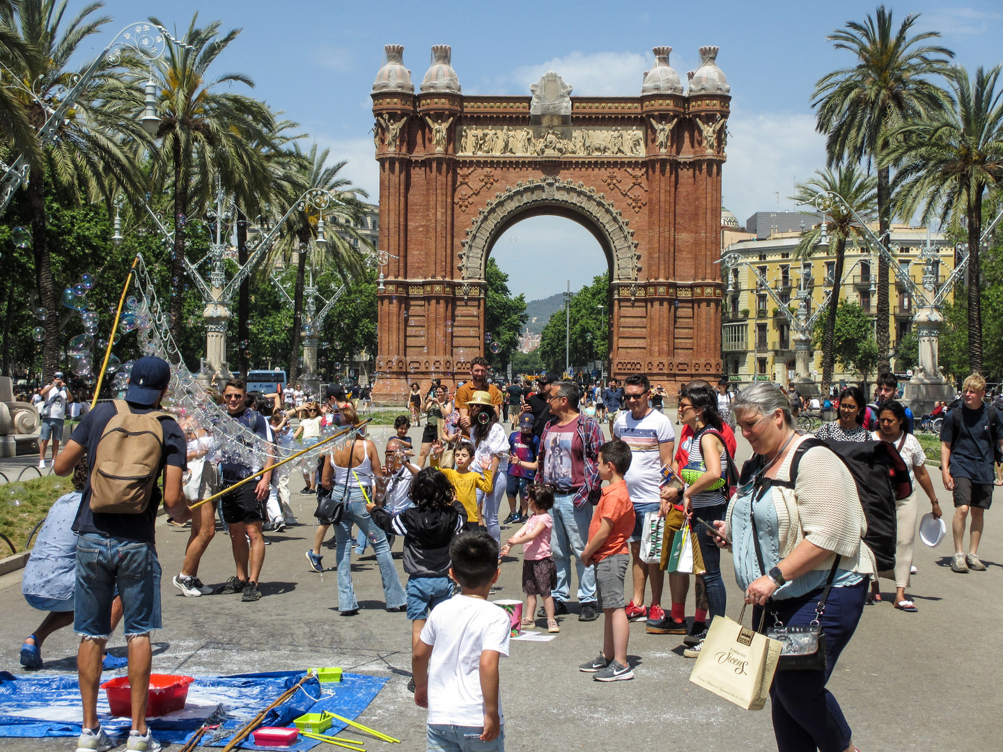 Arc de Triomf an einem Sonntag im Mai