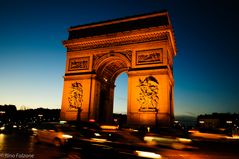 Arc de Triomphe a' l'heure Bleu