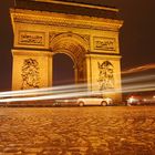 Arc de Triomphe bei Nacht