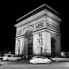 Arc de Triomphe bei Nacht