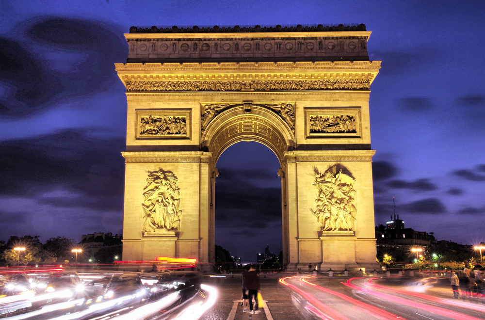 Arc de Triomphe bei Nacht