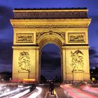 Arc de Triomphe bei Nacht