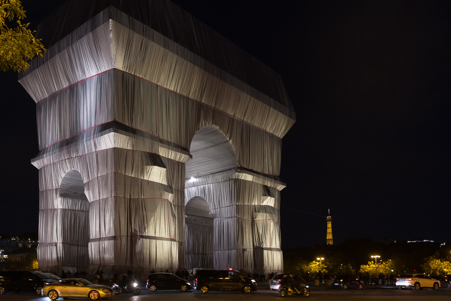 Arc de Triomphe by Christo & Jeanne-Claude