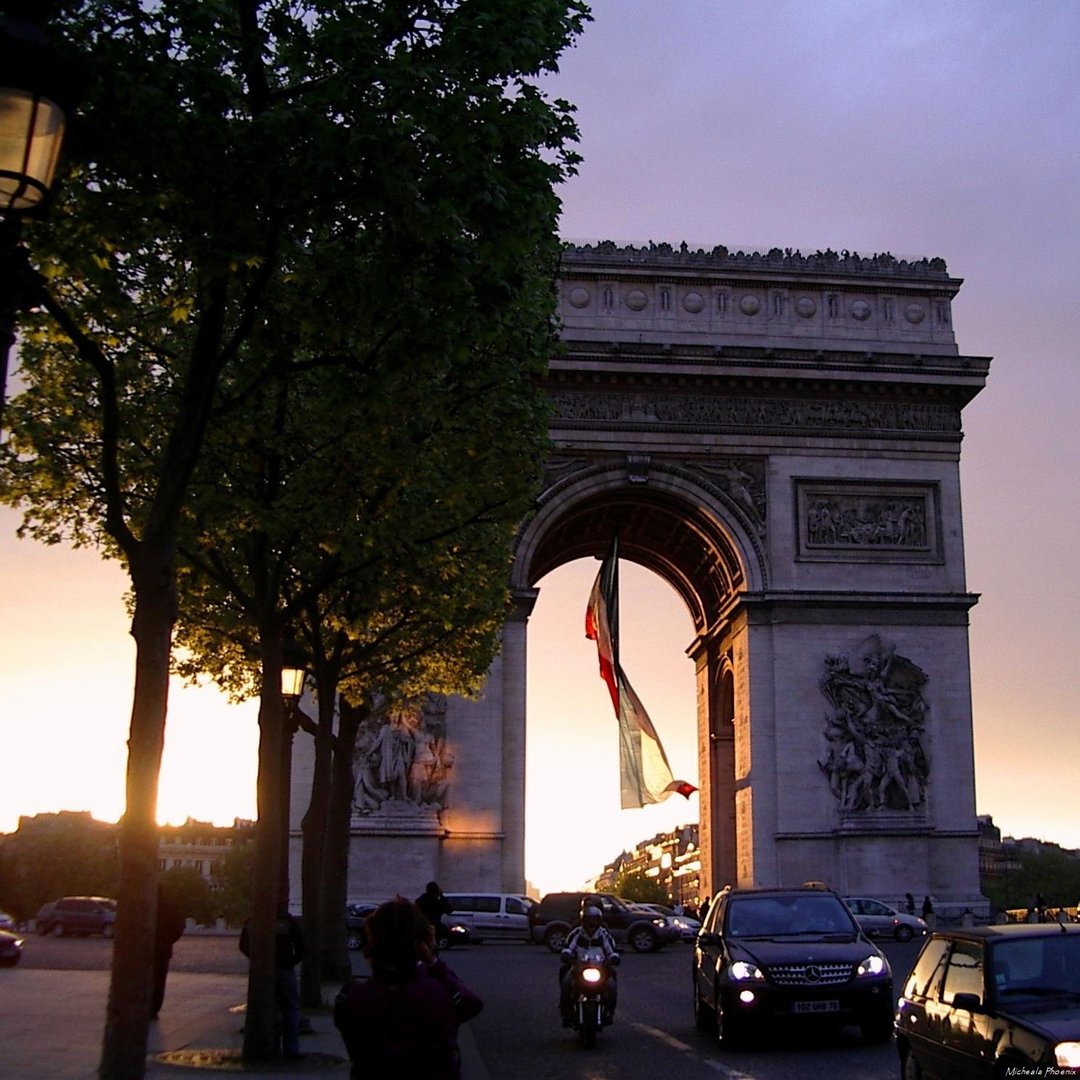 Arc de Triomphe - Flamme du Souvenir