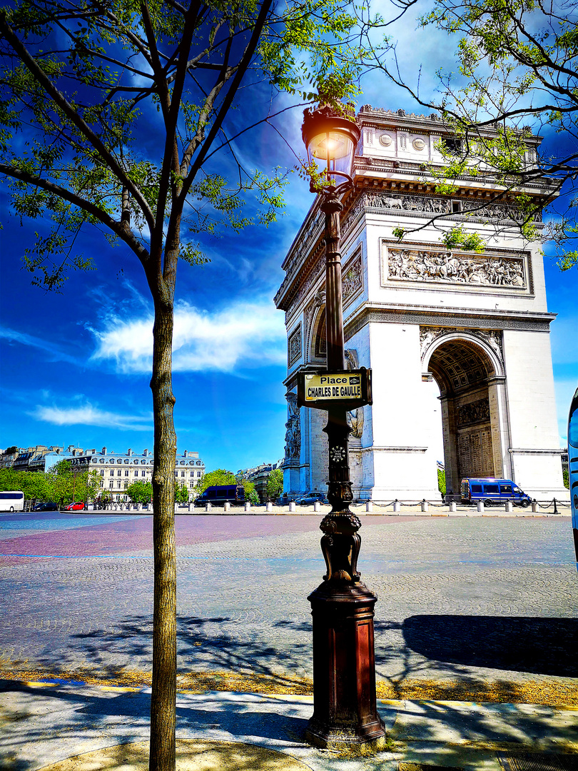 Arc de Triomphe - Place Charles de Gaulle - Foto Michael B. Rehders, Paris 29. April 2019