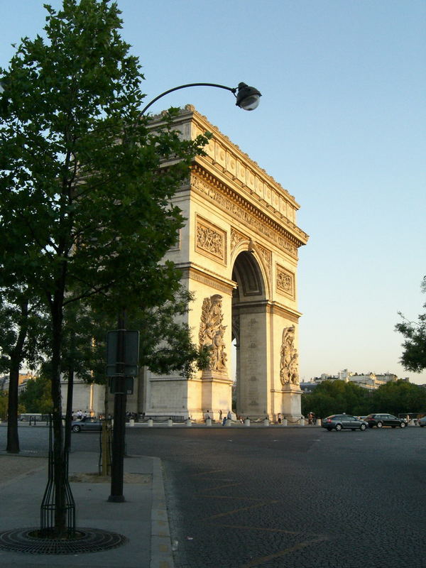 Arc de Triomphe, Sundown