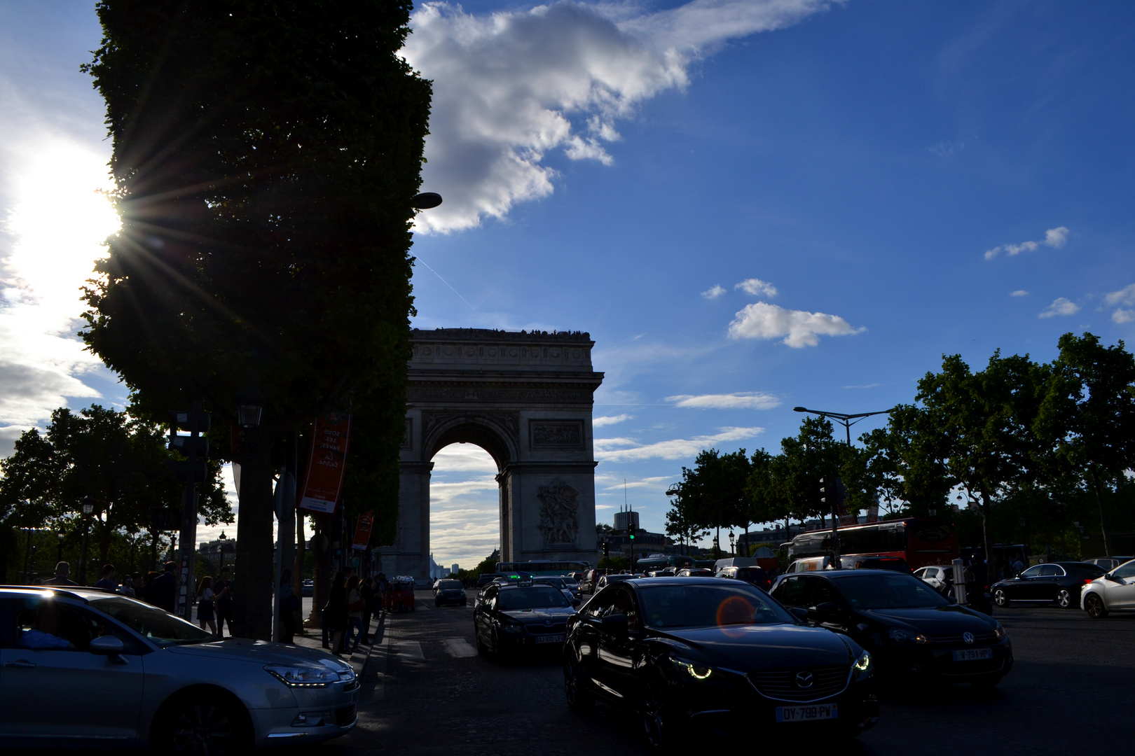  Arc de Triomphe und der Abendverkehr