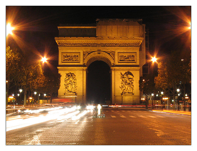 Arc de Trioumphe nachts