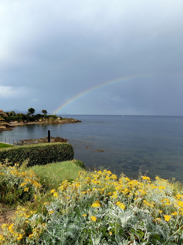 arc en ciel après l'orage