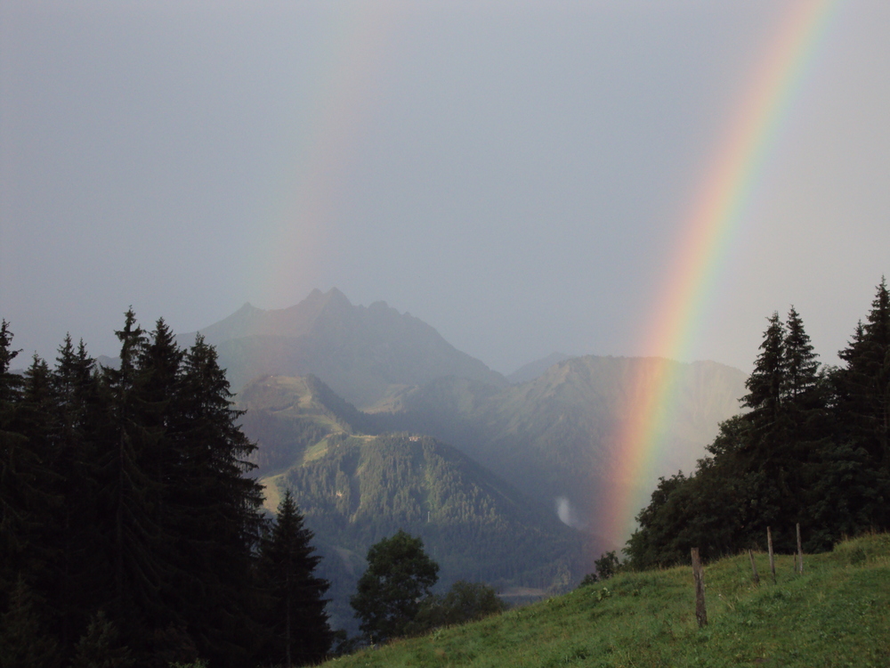 arc en ciel en montagne