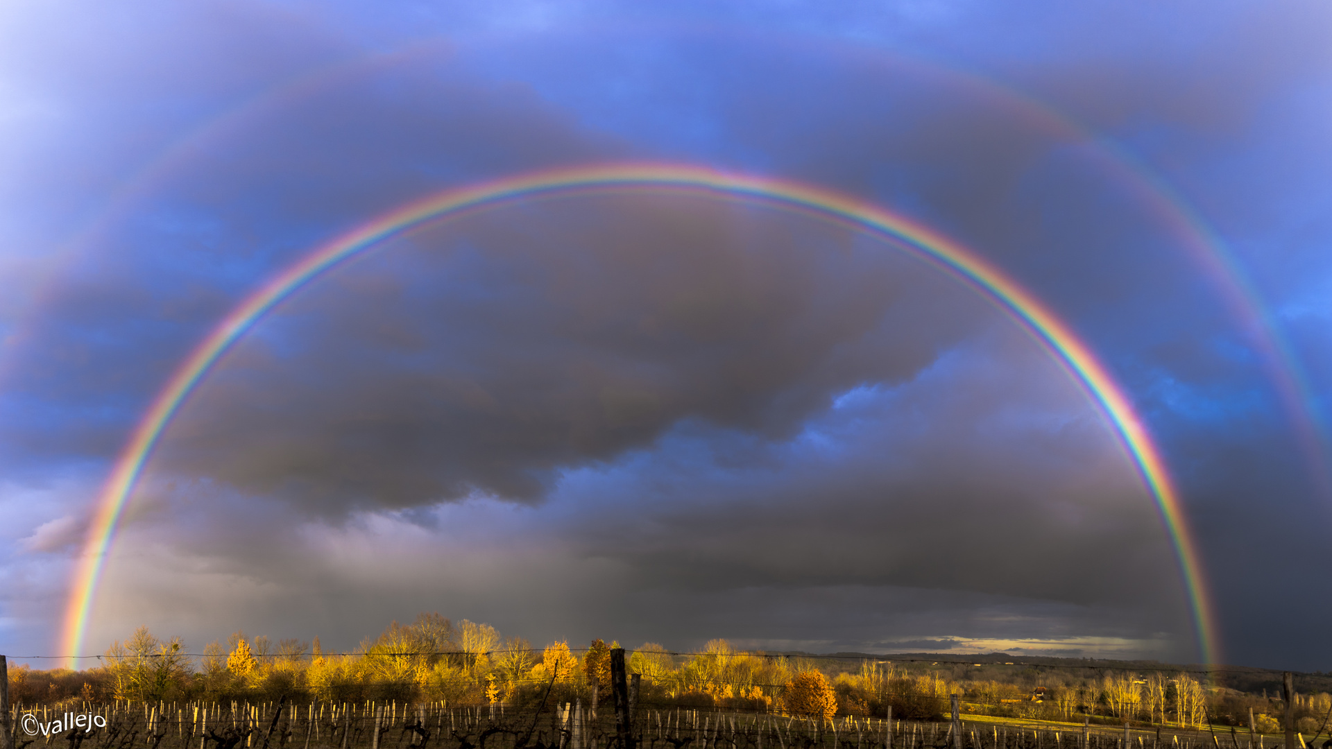 arc-en-ciel sur la campagne bergeracoise