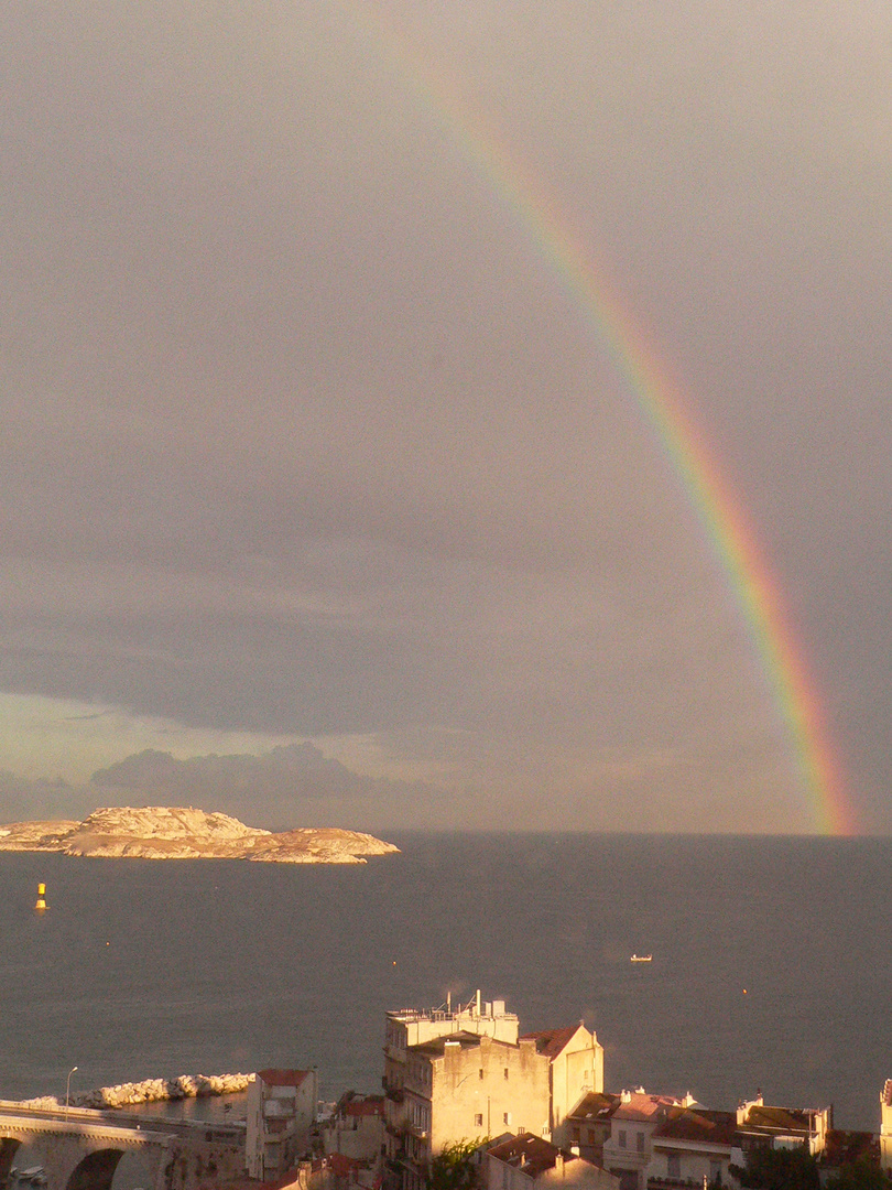 ARC EN CIEL SUR LA CAPITALE PHOCEENNE