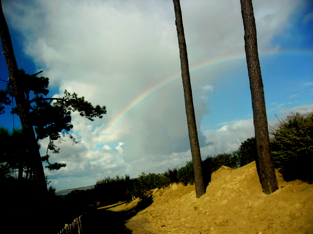 arc en ciel sur une plage de charente