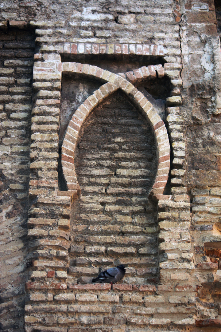 arcada en ladrillo de adobe