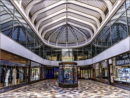 Arcade U Stýblu, Prag