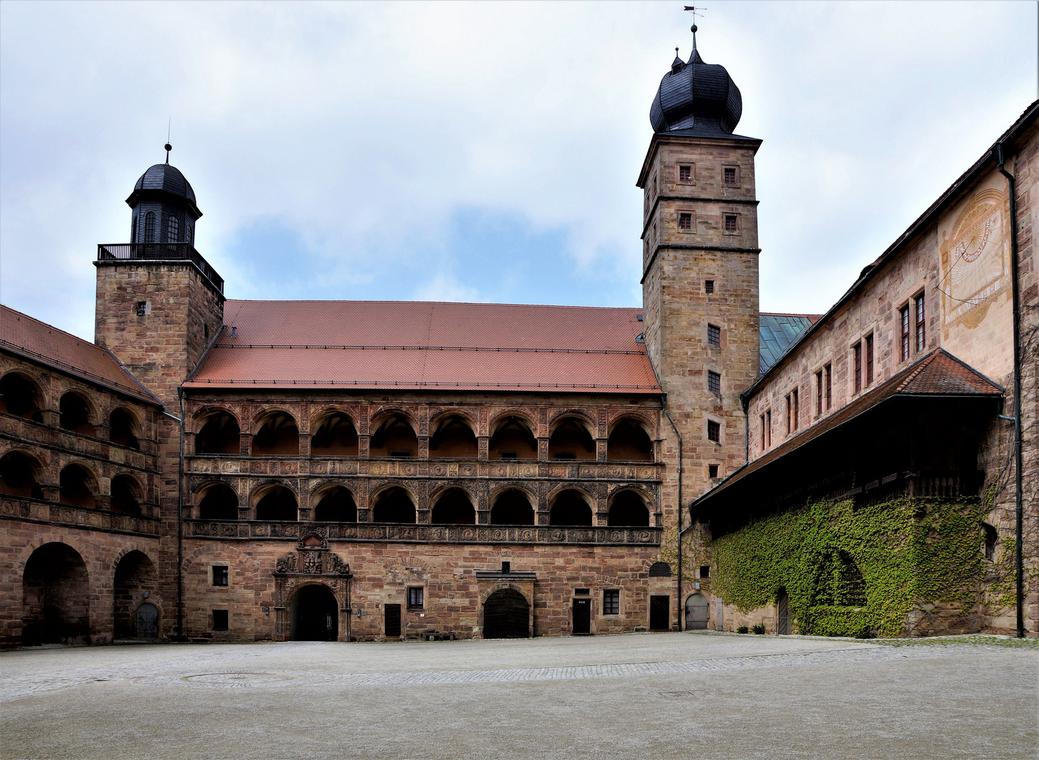 Arcaden-Innenhof der Plassenburg in Kulmbach