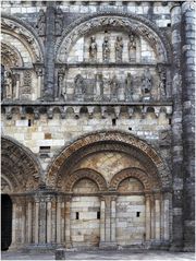 Arcatures sud de la façade de l’Eglise Saint-Nicolas (XIIème)