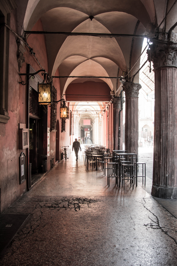 Arch in Bologna