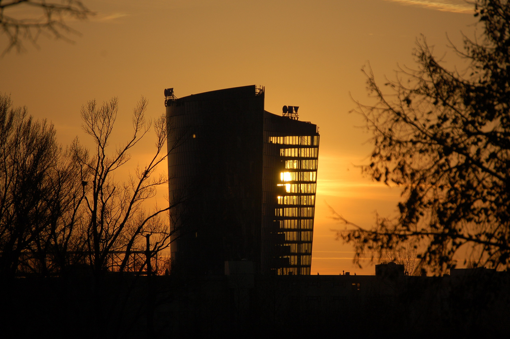 - architecture shadows -