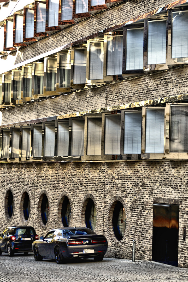 Architektonisches Meisterwerk aus Glas und Stein