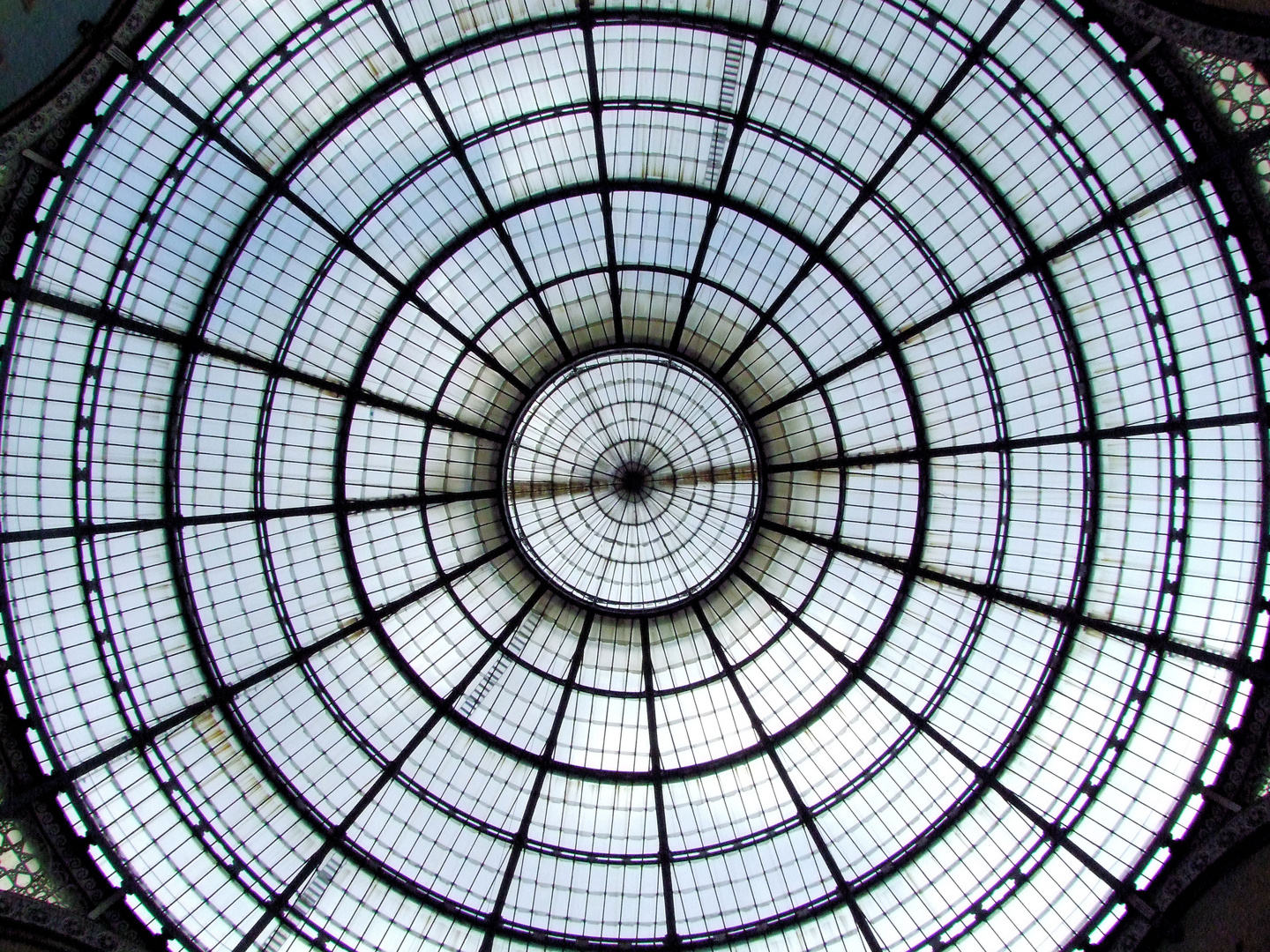 Architektur im Einkaufs-Zentrum von Mailand (Italien)