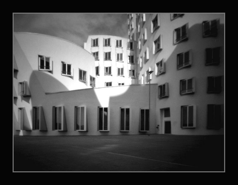Architektur in Düsseldorf / Gehry #1