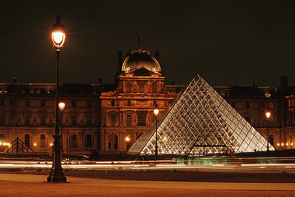 Architekturkontraste-Louvre von Steffen Kleinert