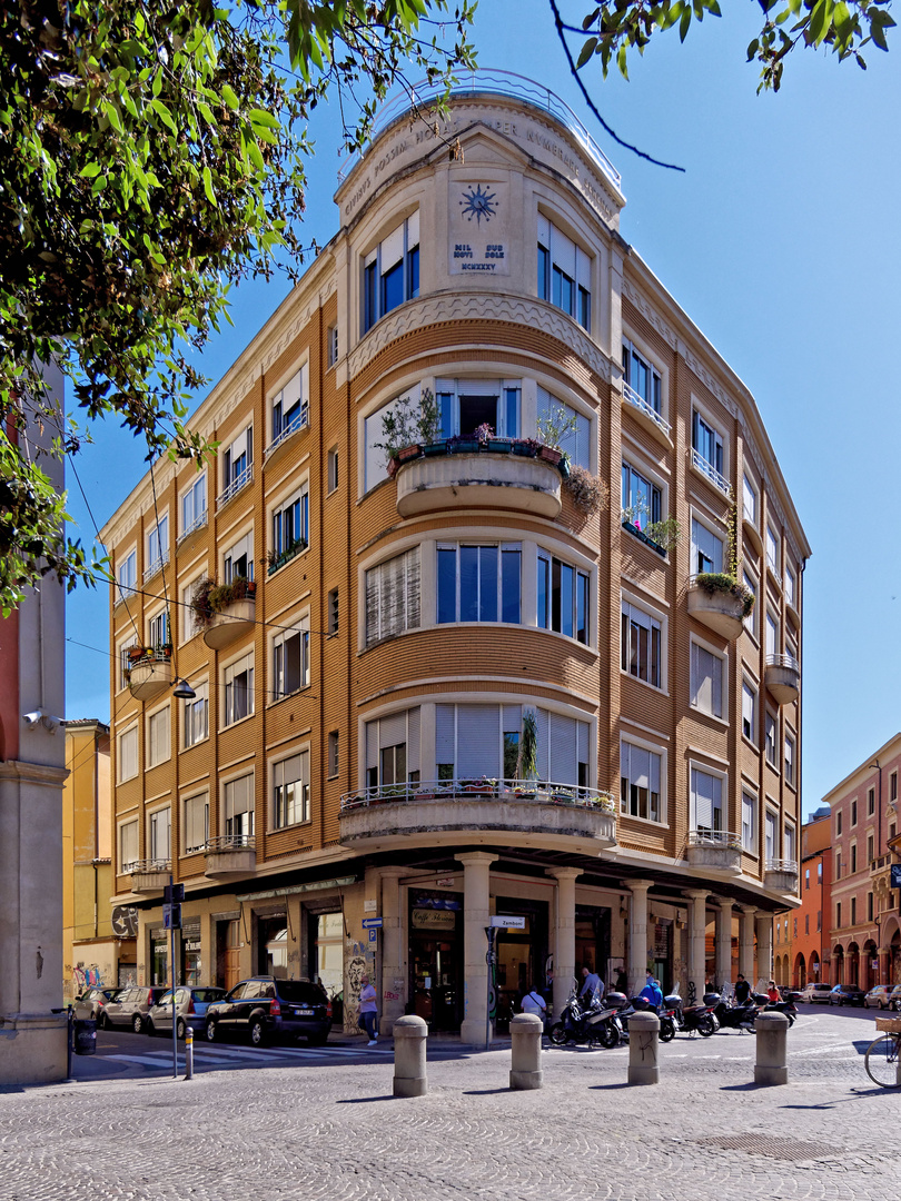 Architettura razionalista a Bologna: Casa della Meridiana 