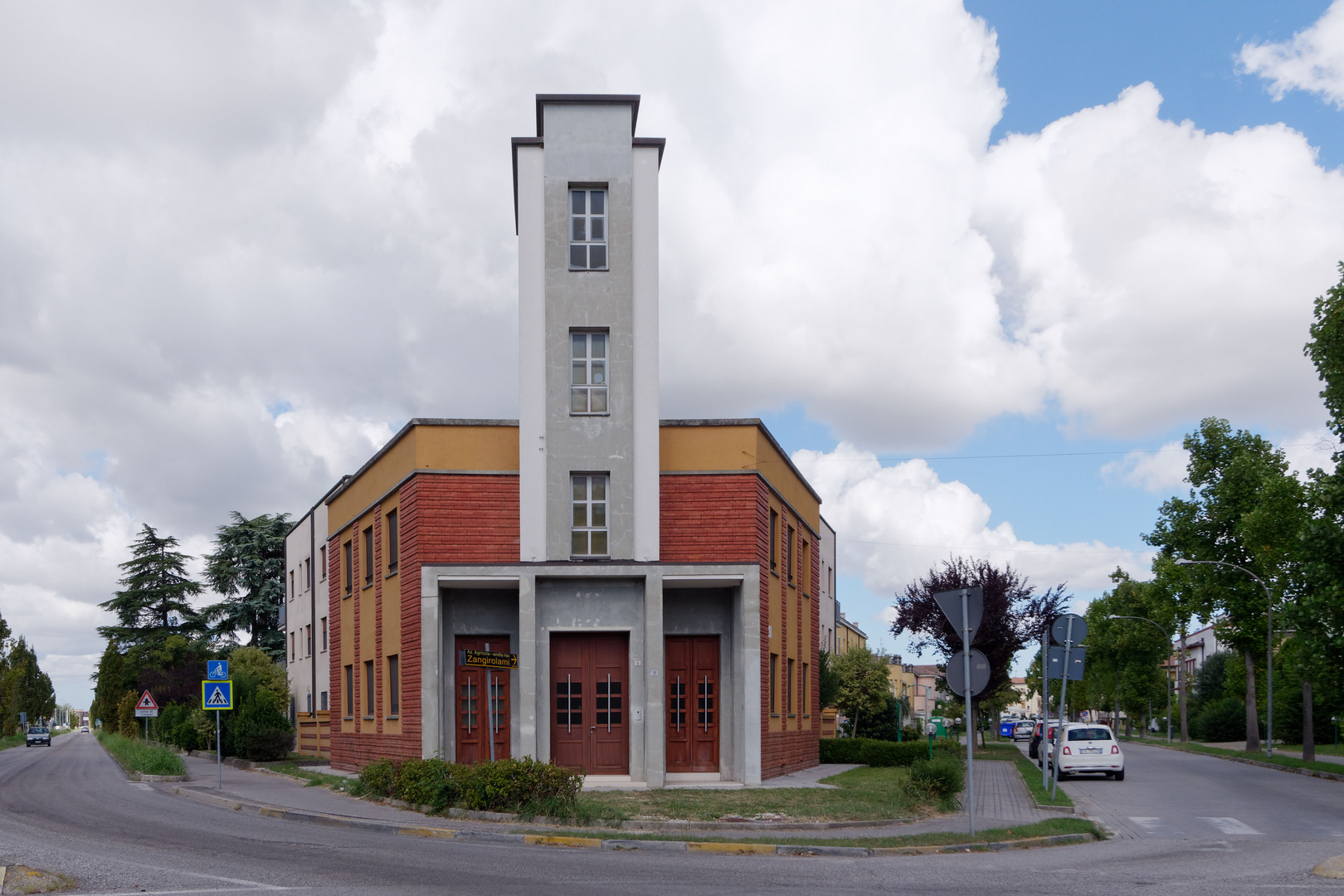 architettura razionalista 	Tresigallo FE -  Palazzo delle feste/ristorante