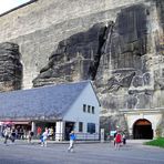 Archiv 17.08.2005  Eingangsgebäude und Zugang Fahrstuhl Festung  Königstein  