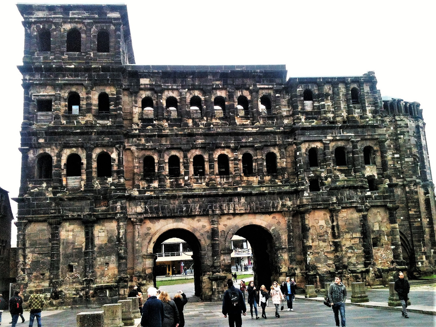 Archiv 20.12.2015 Trier Porte Nigra