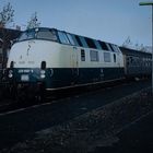 Archiv: 220 060-8: Bahnhof Cuxhaven Ausfahrt aus Gleis 4
