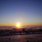 Archiv :Brocken 2006 Sonne taucht ins Wolkenmeer 