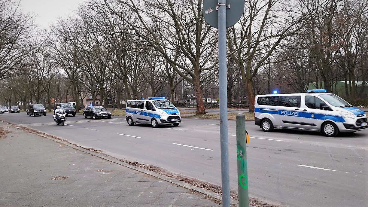 Archiv Feb 2018  VIP auf Schleichwegen vom Flughafen