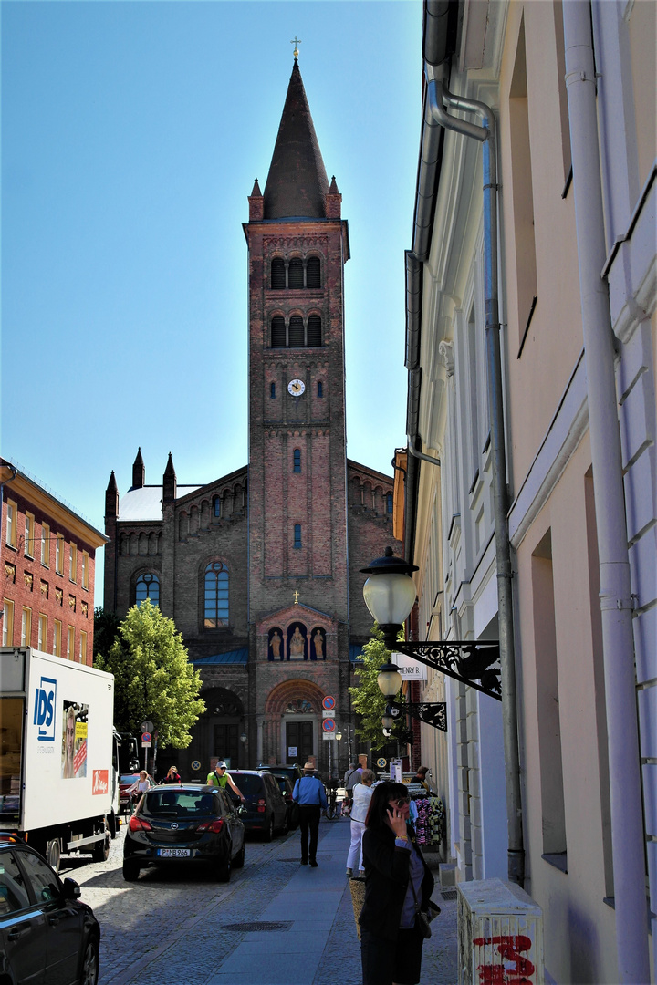 Archiv Juni 2018 :Potsdam: Kirche St. Peter und Paul