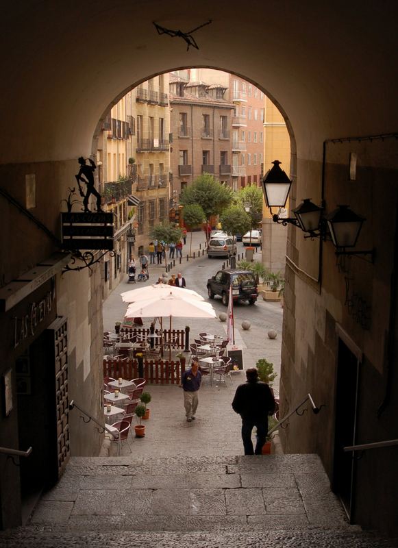 Arco de Cuchilleros