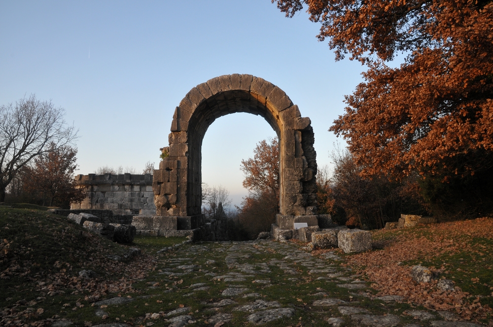 Arco di San Damiano, Carsulae